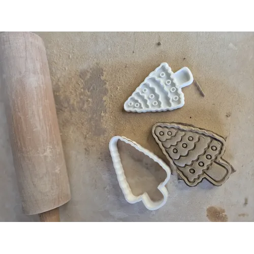 Wycinak i Stempel do Gliny i Modeliny – Choinka | 9 × 6 cm | Zestaw 2 elementów