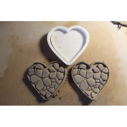 Wycinak do gliny / modeliny – serduszko z kwiatowym wzorem