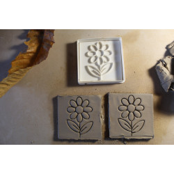 Wycinak do gliny / modeliny – kwadrat z kwiatowym wzorem