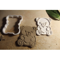 Wycinak + stempel do gliny / modeliny – słodki miś (8 × 7 cm)