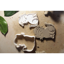 Wycinak + stempel do gliny / modeliny – kotek w czapce (8 × 6 cm)