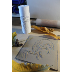 Wałek do gliny z teksturą – kości dinozaura