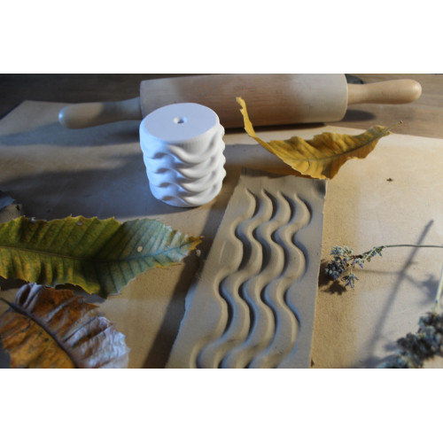 Wałek do gliny z teksturą – małe poczwórne fale