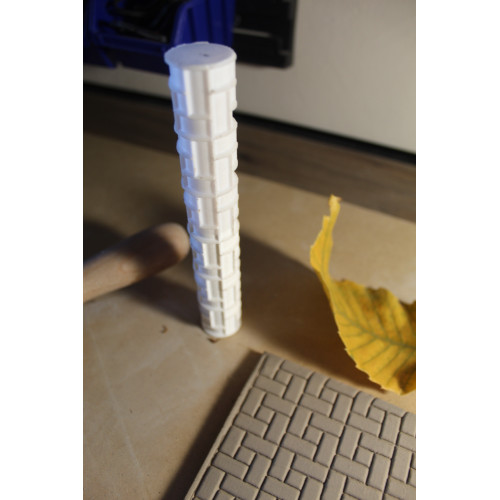 Wałek do gliny – wzór ceglana posadzka