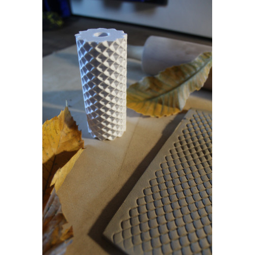 Wałek do gliny z teksturą – skośna krata