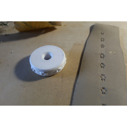 Wałek do gliny ze wzorem śladów wilka